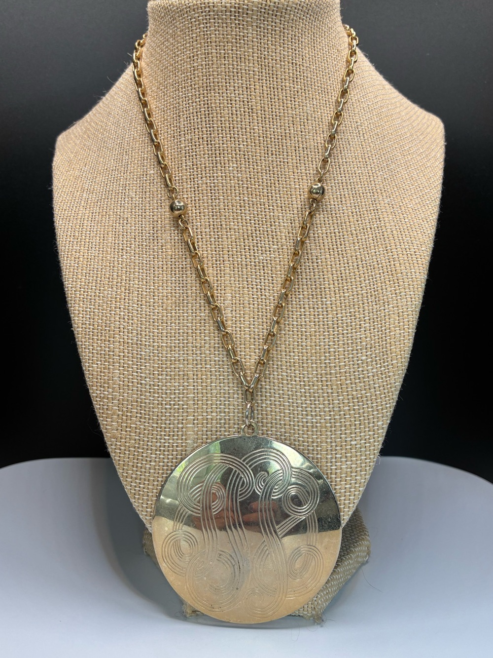 Vintage 1960’s Gold Swirl Pendant Necklace - Women Jewelry